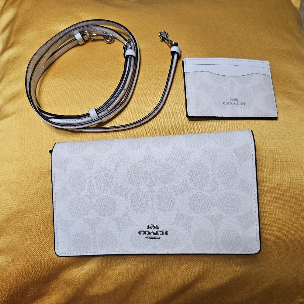 Coach Signature White Wallet and Cardholder‎ Set